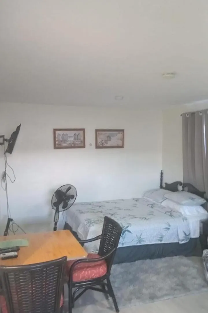 Apartment Mona Cottage Kingston